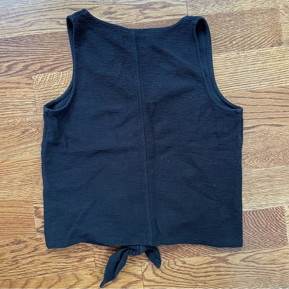 Madewell textured tie front button up sleeveless top - Picture 2 of 3